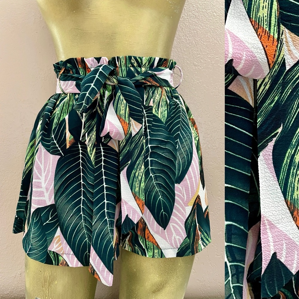 Chic TROPICAL PALM Leaf Print Crepe Paper Bag Waist Resort SHORTS NWOT Small